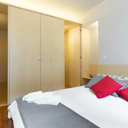 Apartment House In Historical Center T1 *